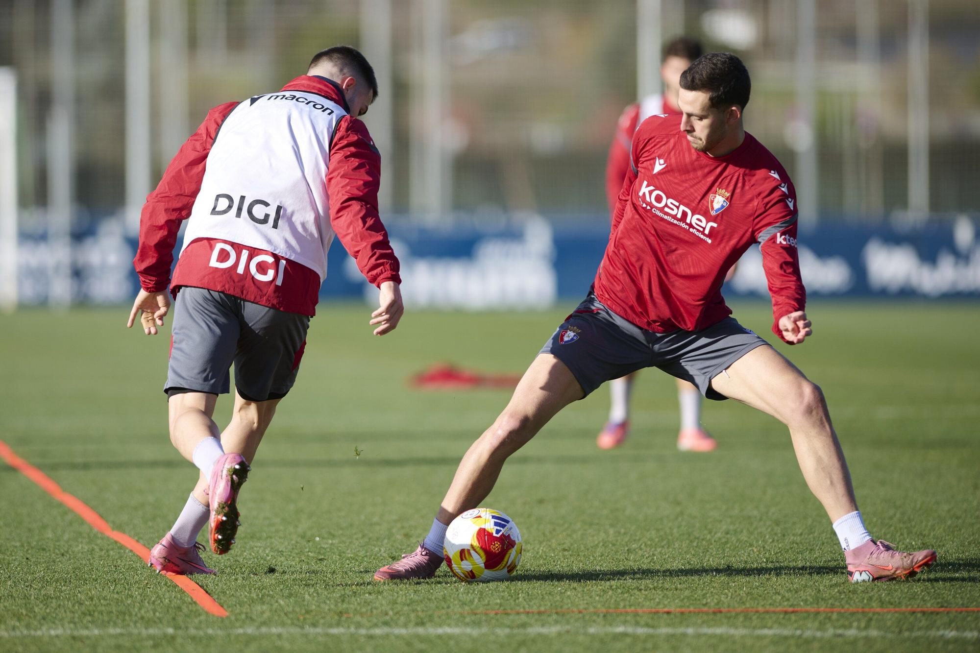 Fotos del entrenamiento de Osasuna (30 de noviembre de 2025)