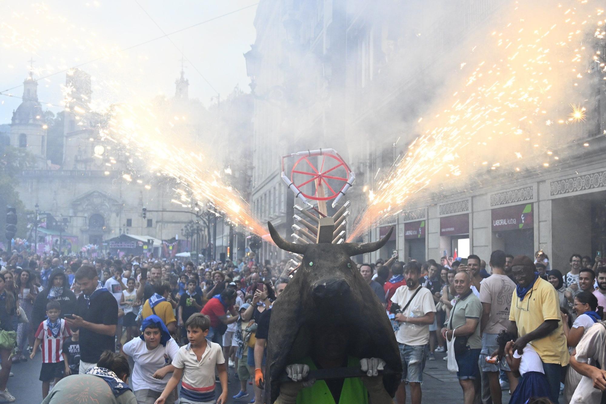 Bilbao está de fiesta: fotos del primer día de Aste Nagusia 2025