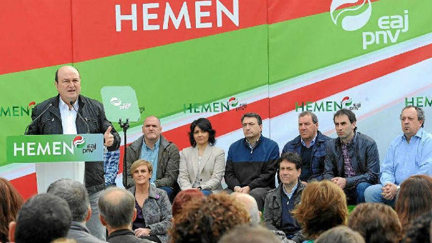 Andoni Ortuzar, durante el acto de presentación de las candidaturas municipales del partido en Arrigorriaga y Basauri.