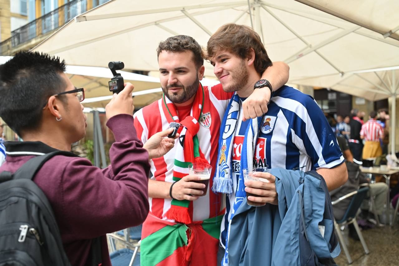 Las aficiones de la Real y Athletic ya juegan en la Parte Vieja