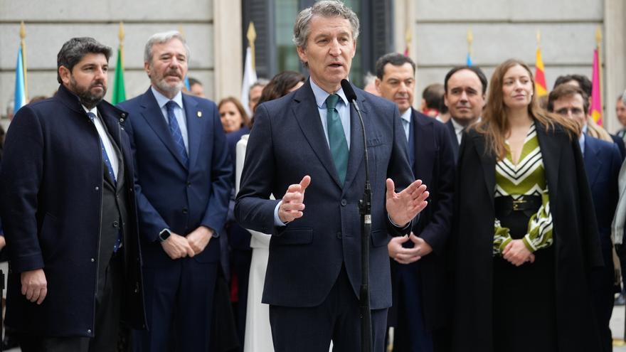 Feijóo deja en manos de Mazón su decisión de renunciar al acta de diputado