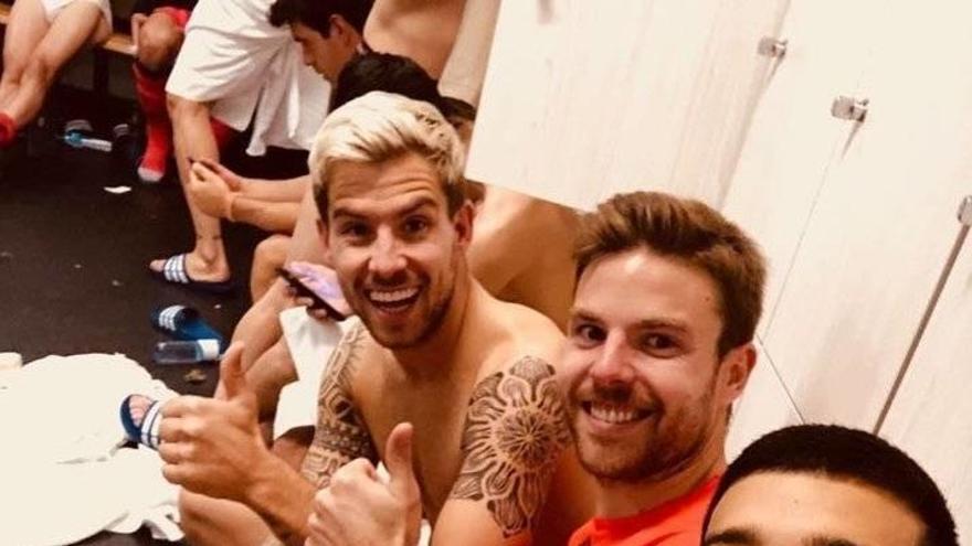 Iñigo Martínez junto a Illarramendi y Rulli.