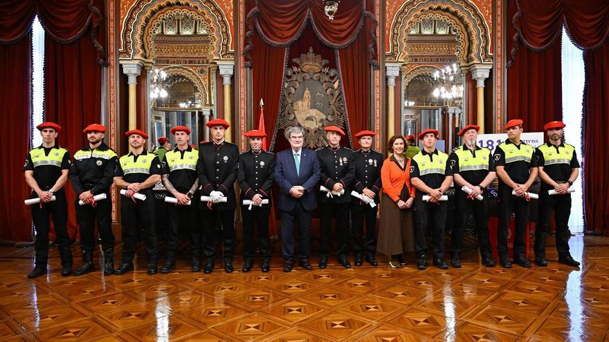 Doce Policías Municipales han sido homenajeados por actuaciones meritorias en el aniversario de la policía bilbaina