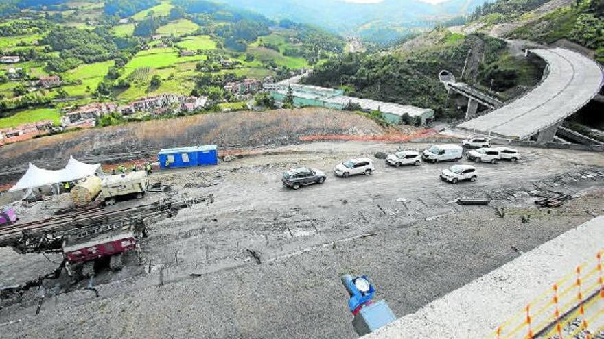 Sindicatos y patronal firman un preacuerdo en el sector de la Construcción de Gipuzkoa
